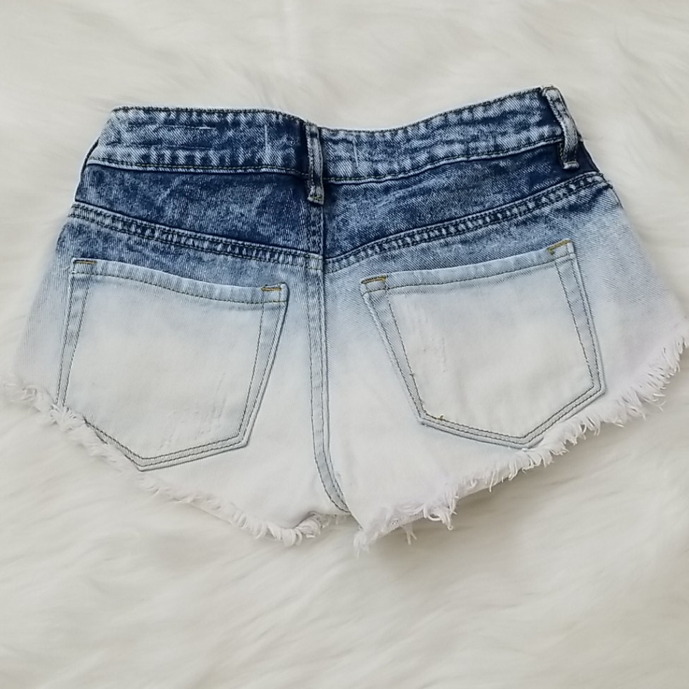 Bullhead High Rise Shorts - Picture 4 of 4